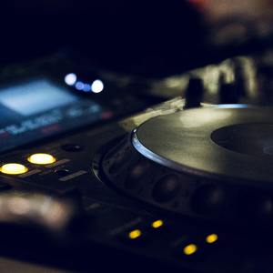 憋尿强奸的故事
