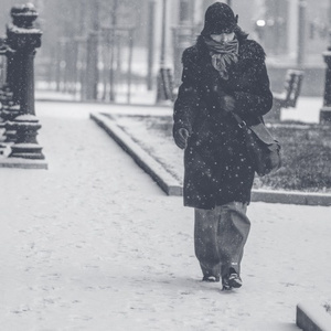 憋尿强奸的故事
